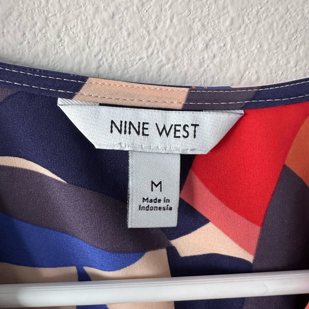 Nine West Navy Multicolor Abstract Print Short Sleeve Blouse - Picture 2 of 4